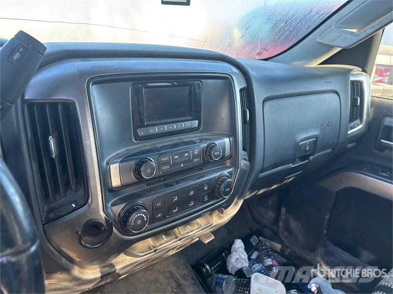 Chevrolet 2500 LT 4x4 Extended Cab Pickup (Inoperable) Övriga bilar