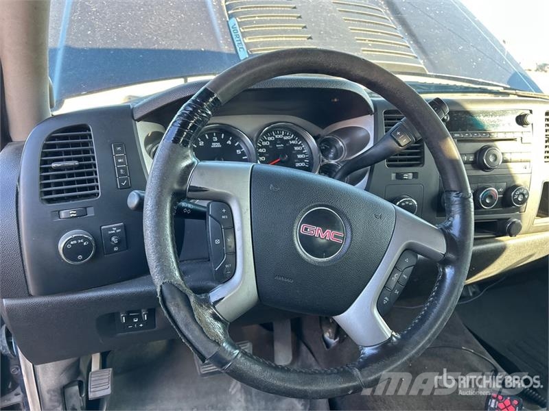 Chevrolet 2500HD 4x4 Extended Cab Flatbed Truck Kamioni sa otvorenim sandukom