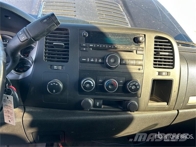 Chevrolet 2500HD 4x4 Extended Cab Flatbed Truck Kamioni sa otvorenim sandukom
