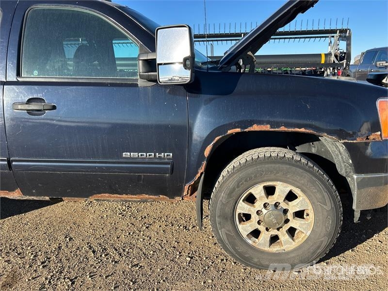 Chevrolet 2500HD 4x4 Extended Cab Flatbed Truck Kamioni sa otvorenim sandukom