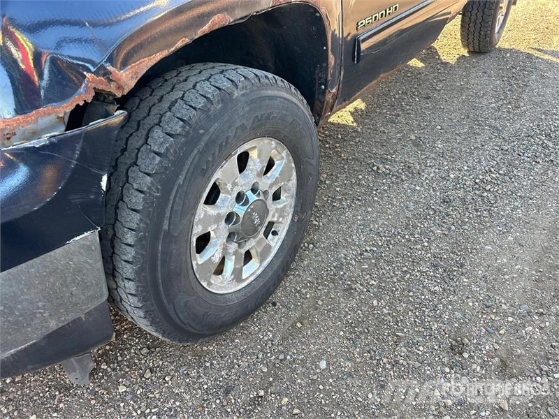 Chevrolet 2500HD 4x4 Extended Cab Flatbed Truck Kamioni sa otvorenim sandukom