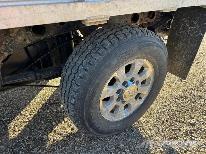 Chevrolet 2500HD 4x4 Extended Cab Flatbed Truck Kamioni sa otvorenim sandukom