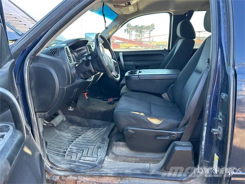 Chevrolet 2500HD 4x4 Extended Cab Flatbed Truck Kamioni sa otvorenim sandukom