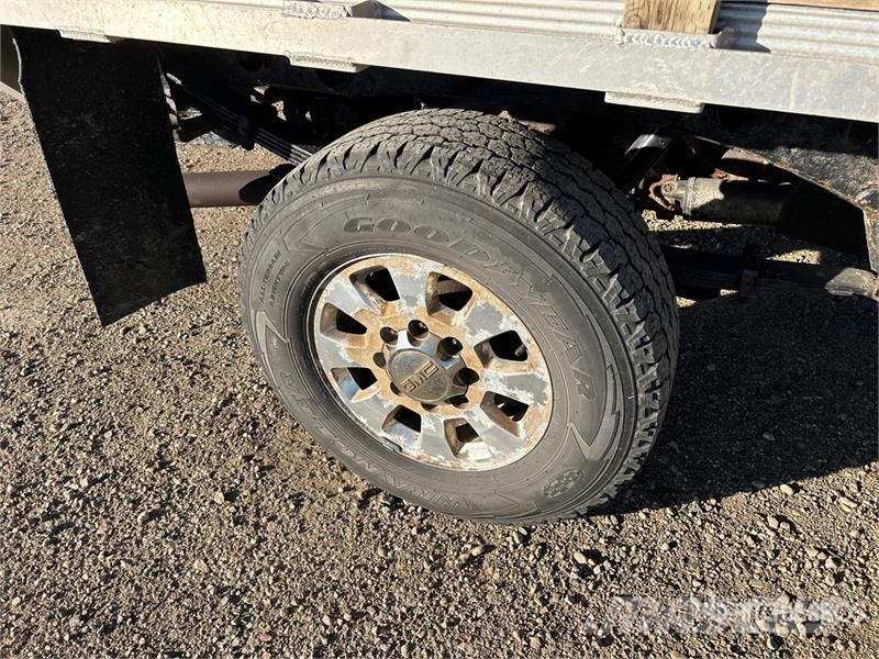 Chevrolet 2500HD 4x4 Extended Cab Flatbed Truck Kamioni sa otvorenim sandukom