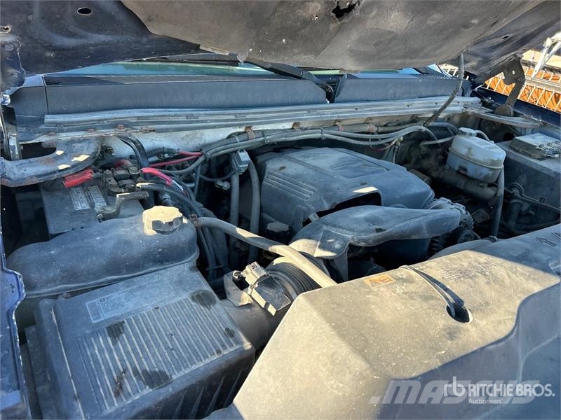 Chevrolet 2500HD 4x4 Extended Cab Flatbed Truck Kamioni sa otvorenim sandukom