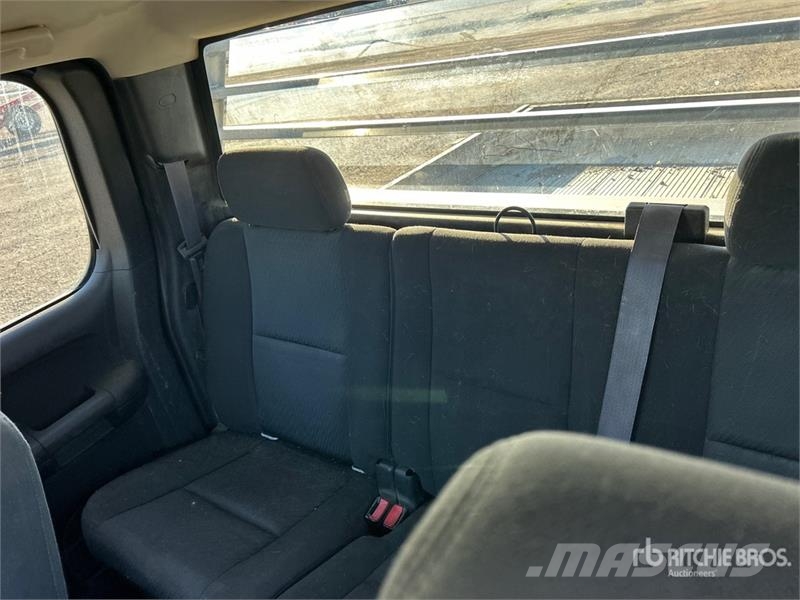 Chevrolet 2500HD 4x4 Extended Cab Flatbed Truck Kamioni sa otvorenim sandukom