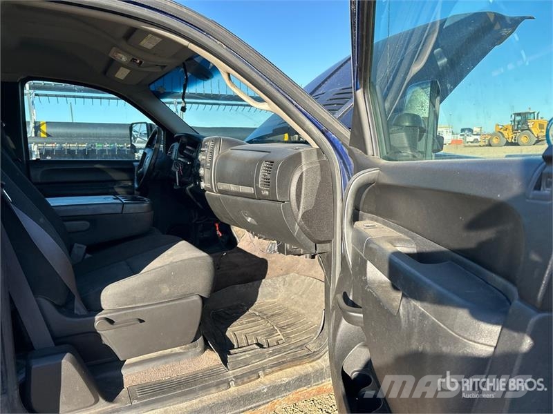 Chevrolet 2500HD 4x4 Extended Cab Flatbed Truck Kamioni sa otvorenim sandukom