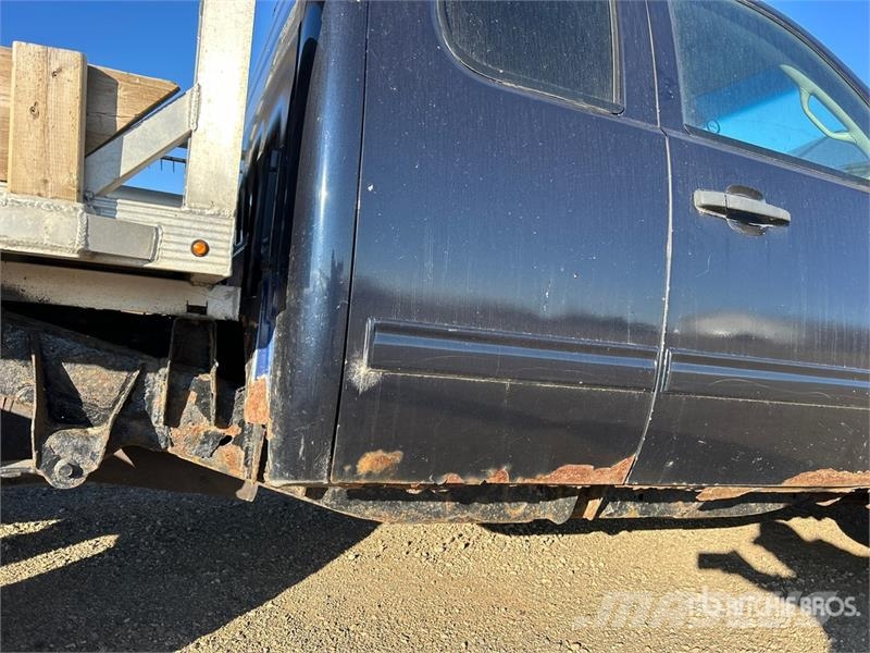 Chevrolet 2500HD 4x4 Extended Cab Flatbed Truck Kamioni sa otvorenim sandukom