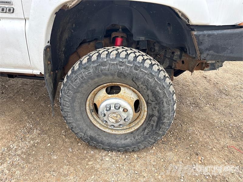 Chevrolet 3500 平板式/側卸式卡車
