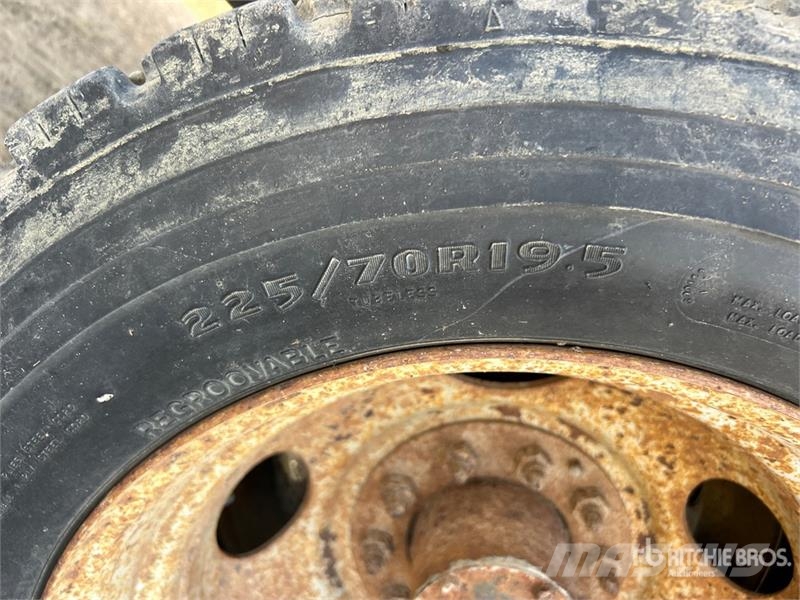 Chevrolet 3500 Platformos/ Pakrovimas iš šono