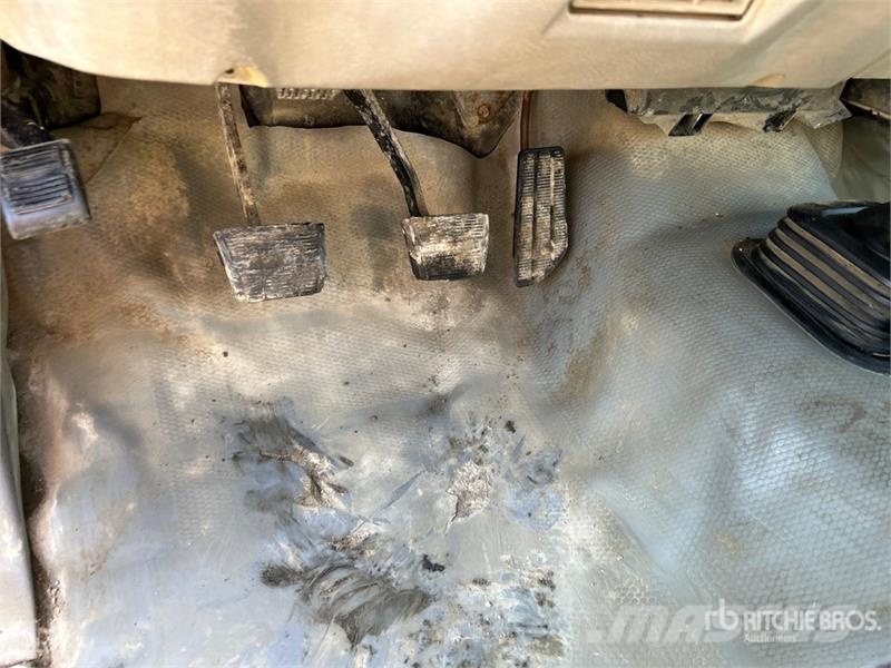 Chevrolet 3500 Platformos/ Pakrovimas iš šono