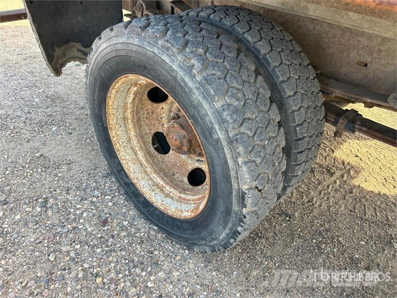 Chevrolet 3500 Platformos/ Pakrovimas iš šono
