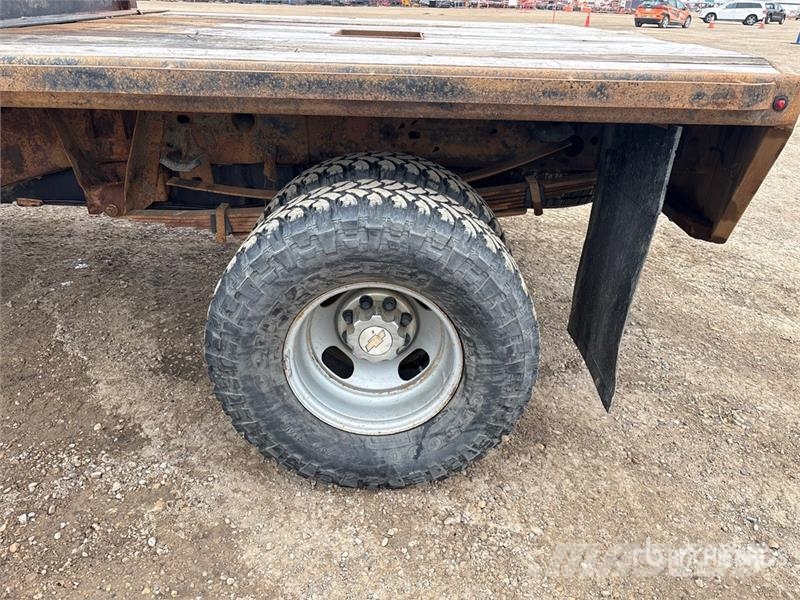 Chevrolet 3500 平板式/側卸式卡車