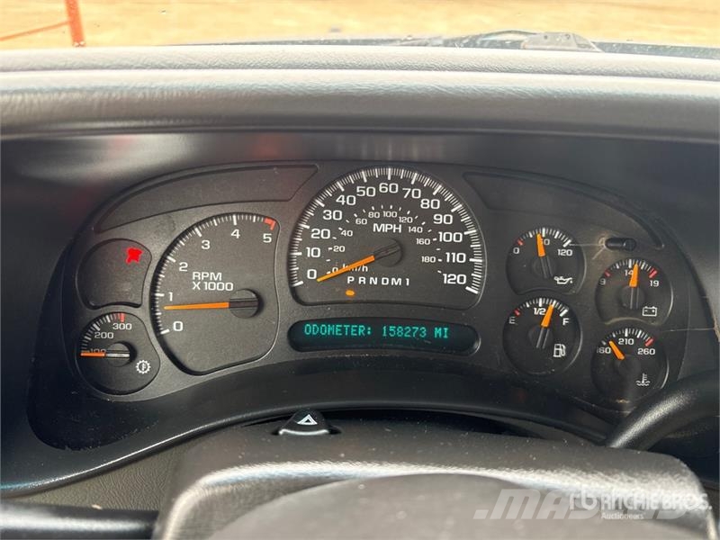 Chevrolet 3500 平板式/側卸式卡車
