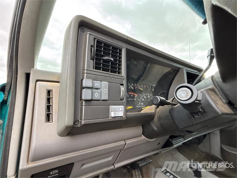 Chevrolet 3500 4x4 Extended Cab Pickup Andre