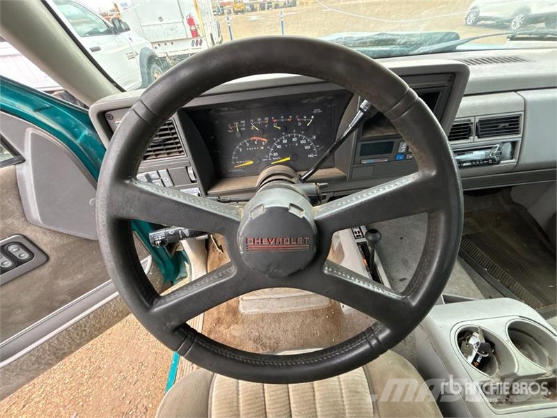 Chevrolet 3500 4x4 Extended Cab Pickup Andre