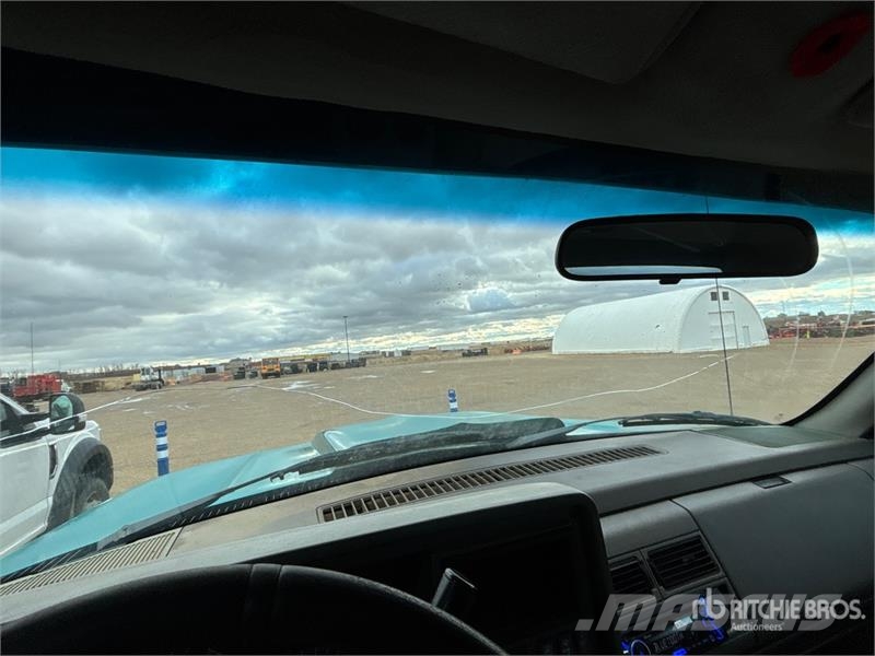 Chevrolet 3500 4x4 Extended Cab Pickup Andre