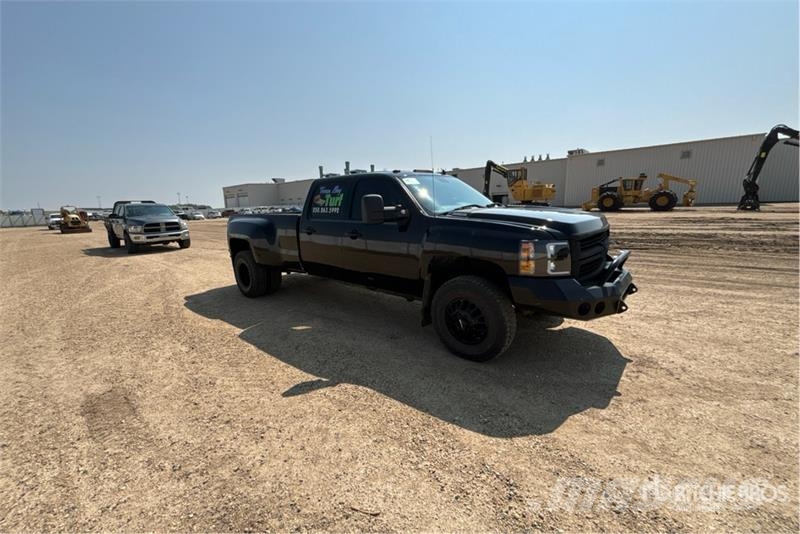 Chevrolet 3500 HD 4x4 Crew Cab Pickup Autre fourgon / utilitaire
