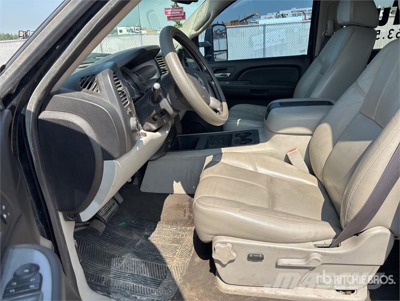 Chevrolet 3500 HD 4x4 Crew Cab Pickup Autre fourgon / utilitaire
