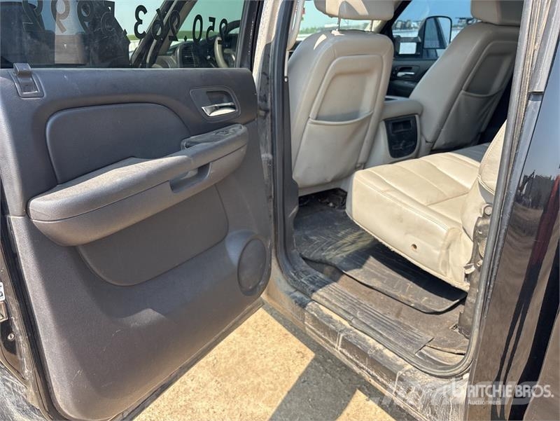 Chevrolet 3500 HD 4x4 Crew Cab Pickup Autre fourgon / utilitaire