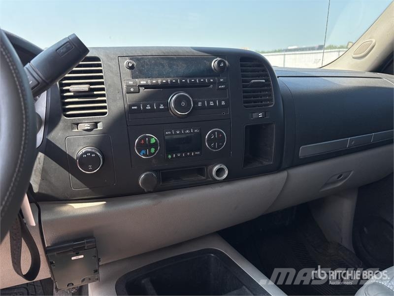 Chevrolet 3500 HD 4x4 Crew Cab Pickup Autre fourgon / utilitaire