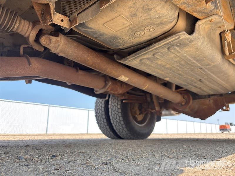 Chevrolet 3500 HD 4x4 Crew Cab Pickup Autre fourgon / utilitaire