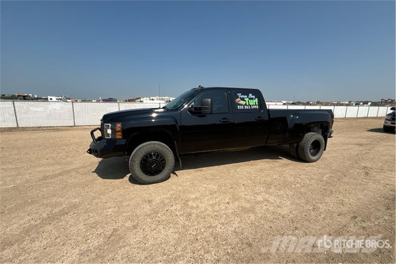 Chevrolet 3500 HD 4x4 Crew Cab Pickup Autre fourgon / utilitaire