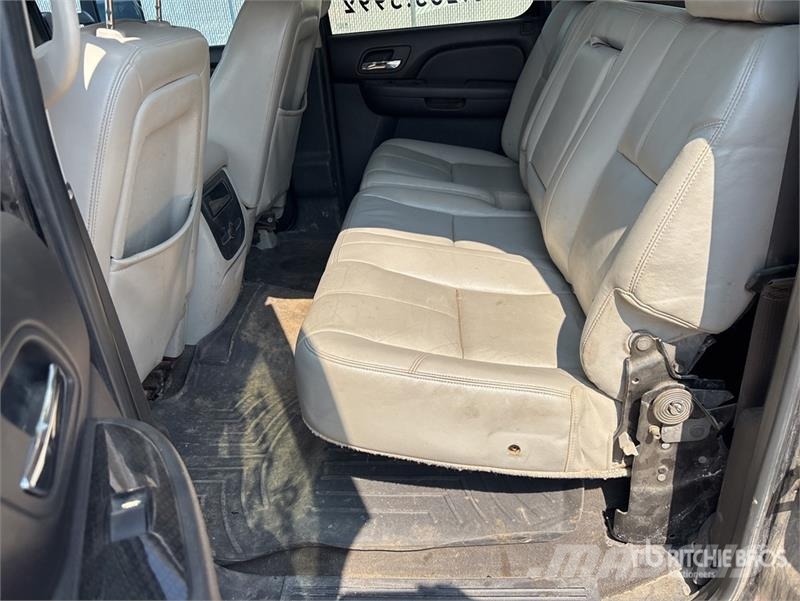 Chevrolet 3500 HD 4x4 Crew Cab Pickup Autre fourgon / utilitaire