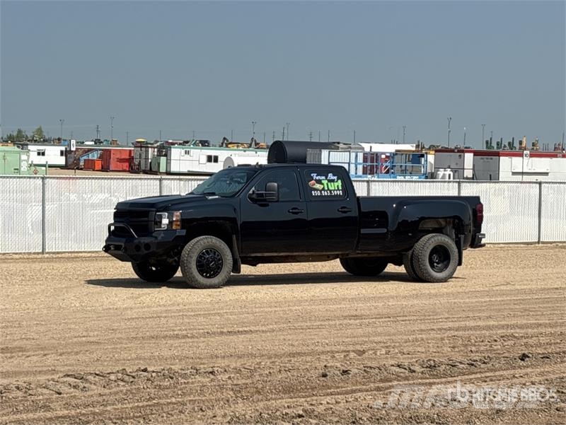 Chevrolet 3500 HD 4x4 Crew Cab Pickup Other