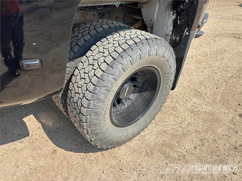 Chevrolet 3500 HD 4x4 Crew Cab Pickup Other
