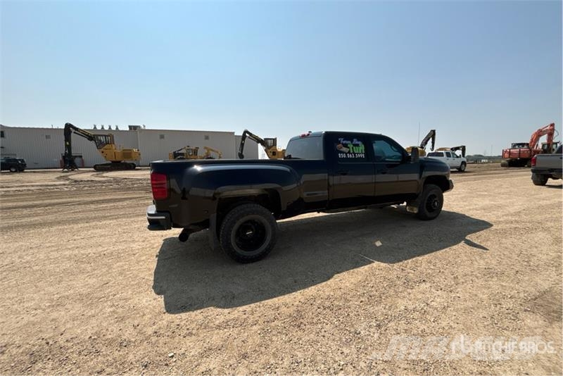 Chevrolet 3500 HD 4x4 Crew Cab Pickup Autre fourgon / utilitaire