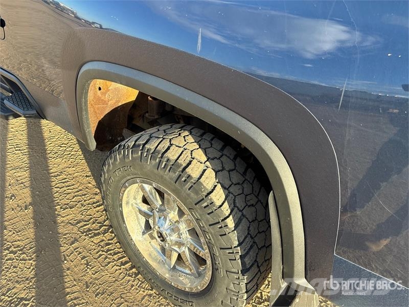 Chevrolet 3500 HD LT 4x4 Crew Cab Pickup Ostalo