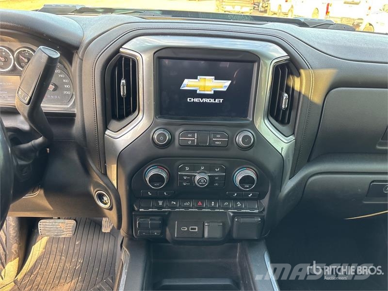 Chevrolet 3500 HD LT 4x4 Crew Cab Pickup Ostalo