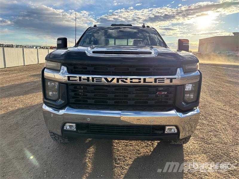 Chevrolet 3500 HD LT 4x4 Crew Cab Pickup Ostalo