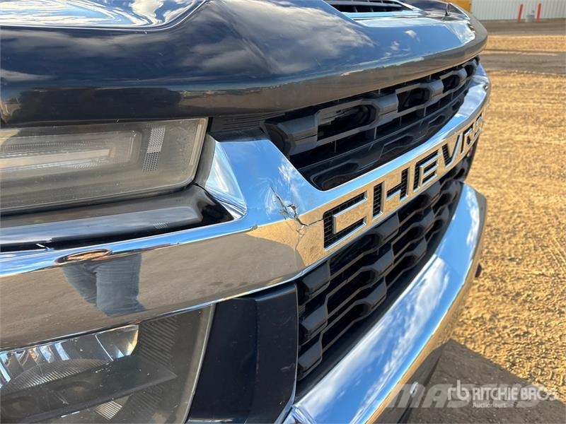Chevrolet 3500 HD LT 4x4 Crew Cab Pickup Ostalo