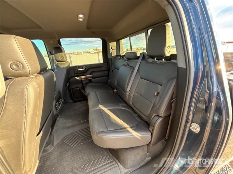 Chevrolet 3500 HD LT 4x4 Crew Cab Pickup Ostalo