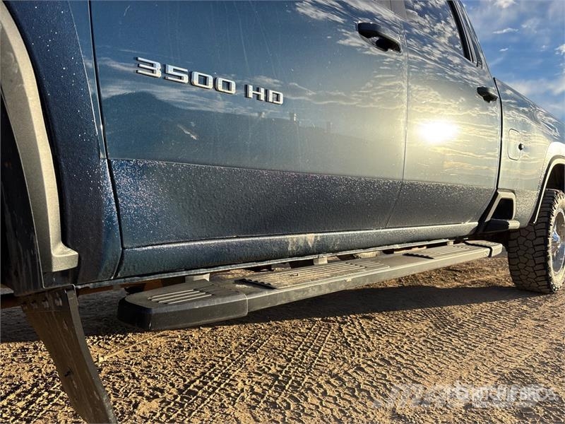 Chevrolet 3500 HD LT 4x4 Crew Cab Pickup Ostalo