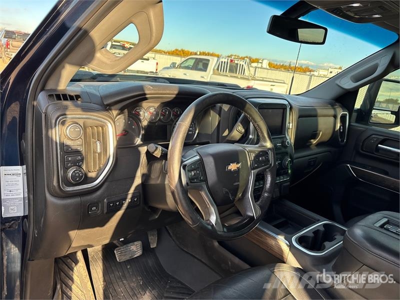 Chevrolet 3500 HD LT 4x4 Crew Cab Pickup Ostalo