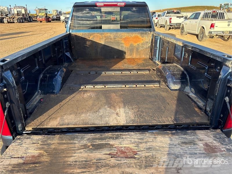 Chevrolet 3500 HD LT 4x4 Crew Cab Pickup Ostalo