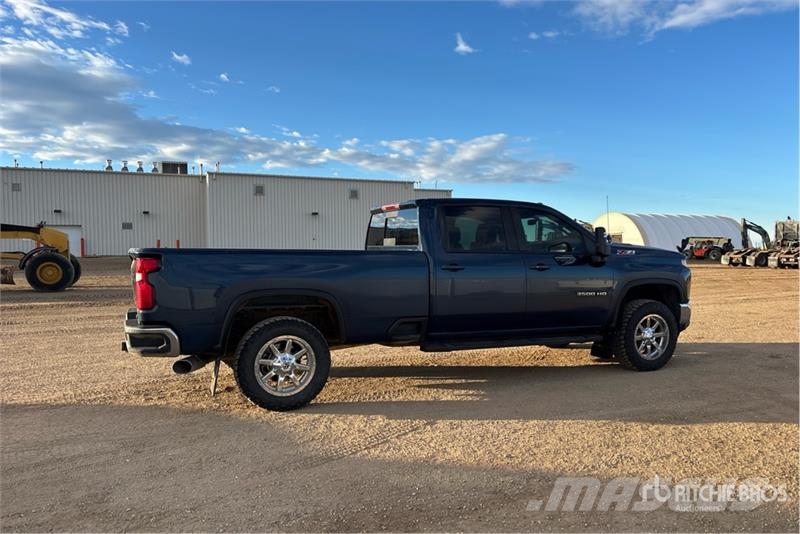 Chevrolet 3500 HD LT 4x4 Crew Cab Pickup Ostalo