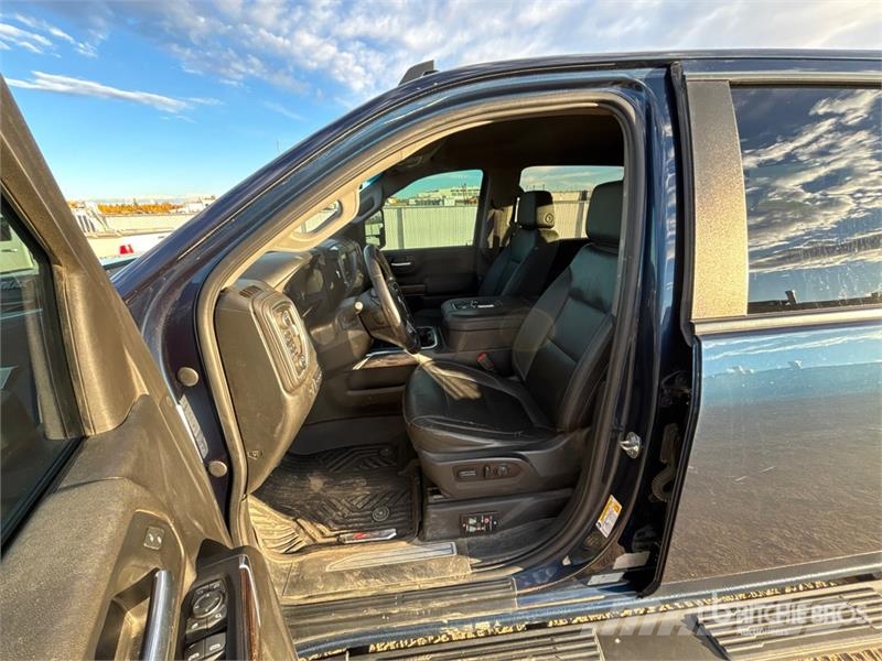 Chevrolet 3500 HD LT 4x4 Crew Cab Pickup Ostalo