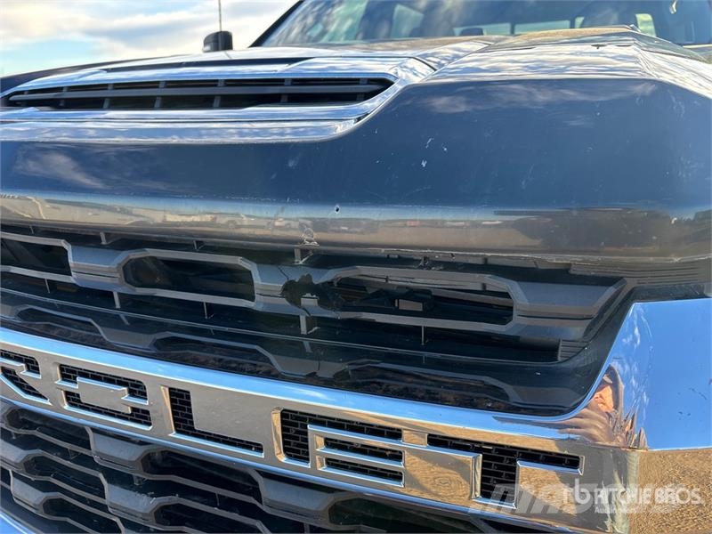 Chevrolet 3500 HD LT 4x4 Crew Cab Pickup Ostalo