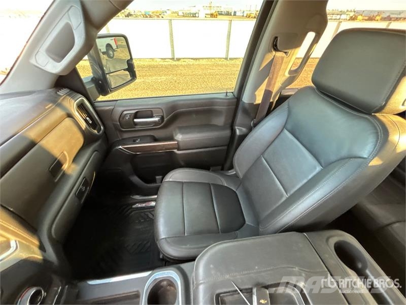 Chevrolet 3500 HD LT 4x4 Crew Cab Pickup Ostalo