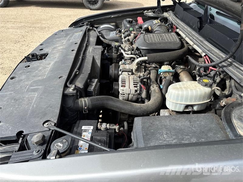 Chevrolet 3500 HD LTZ 4x4 Crew Cab Pickup Egyéb
