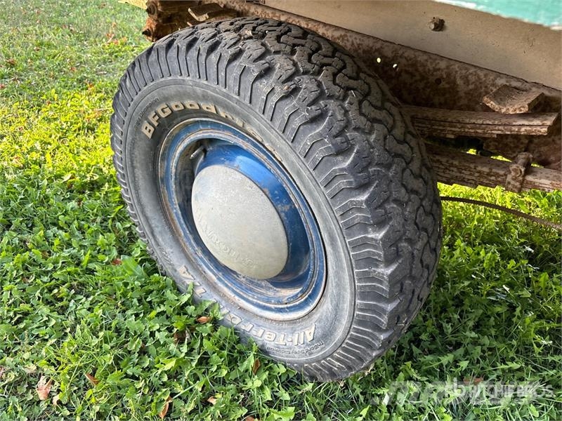 Chevrolet 4x2 Grain Truck (Inoperable) зерновозы