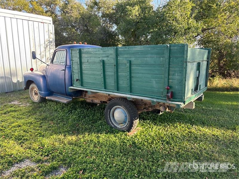 Chevrolet 4x2 Grain Truck (Inoperable) зерновозы
