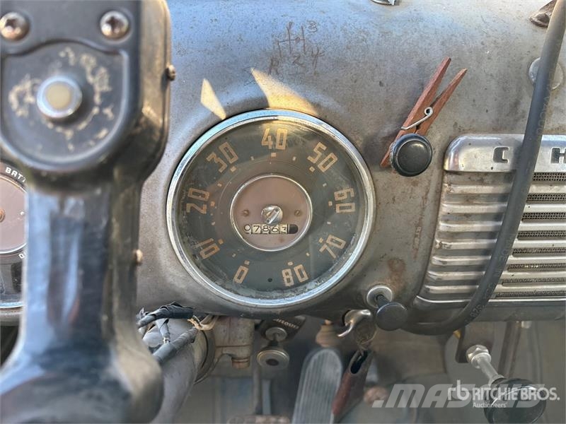 Chevrolet 4x2 Grain Truck (Inoperable) зерновозы
