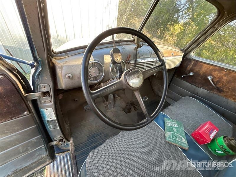 Chevrolet 4x2 Grain Truck (Inoperable) зерновозы