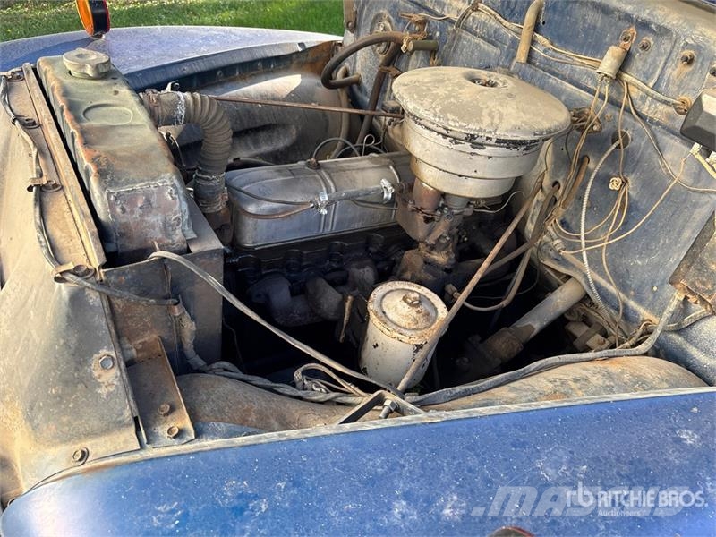 Chevrolet 4x2 Grain Truck (Inoperable) зерновозы