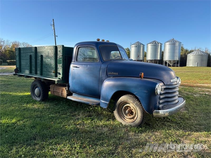 Chevrolet 4x2 Grain Truck (Inoperable) зерновозы